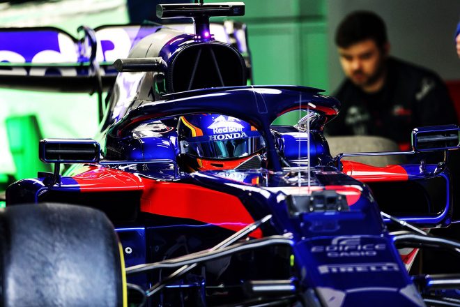 2019年F1バルセロナテスト1回目　アレクサンダー・アルボン　トロロッソ・ホンダSTR14