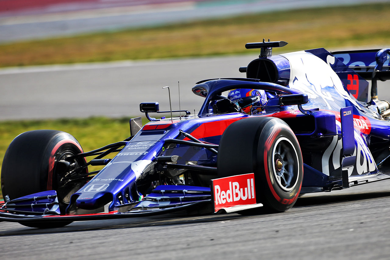 2019年F1バルセロナテスト1回目　アレクサンダー・アルボン　トロロッソ・ホンダSTR14