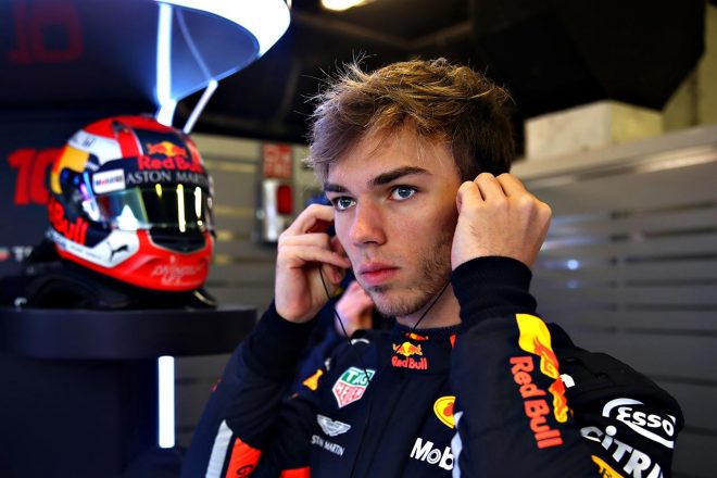 【レッドブルF1密着：テスト2日目】初仕事となったガスリーが終盤クラッシュ。それでも見えた笑顔と圧倒的に明るい希望