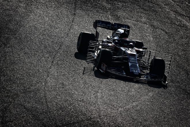 2019年F1バルセロナテスト1回目　アレクサンダー・アルボン　トロロッソ・ホンダSTR14