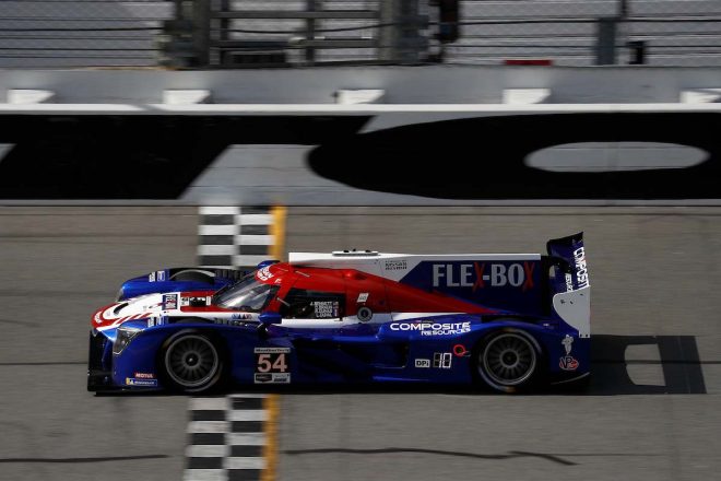 2019デイトナ24時間で総合4位入賞となったコア・オートスポーツの54号車ニッサンDPi