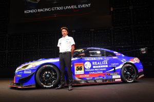 スーパーGT GT300クラスに参戦するKONDO RacingのニッサンGT-RニスモGT3と近藤真彦監督