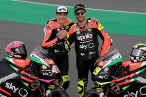 アプリリアで2019年シーズンのMotoGPを戦うアレイシ・エスパルガロ(左)とアンドレア・イアンノーネ(右)
