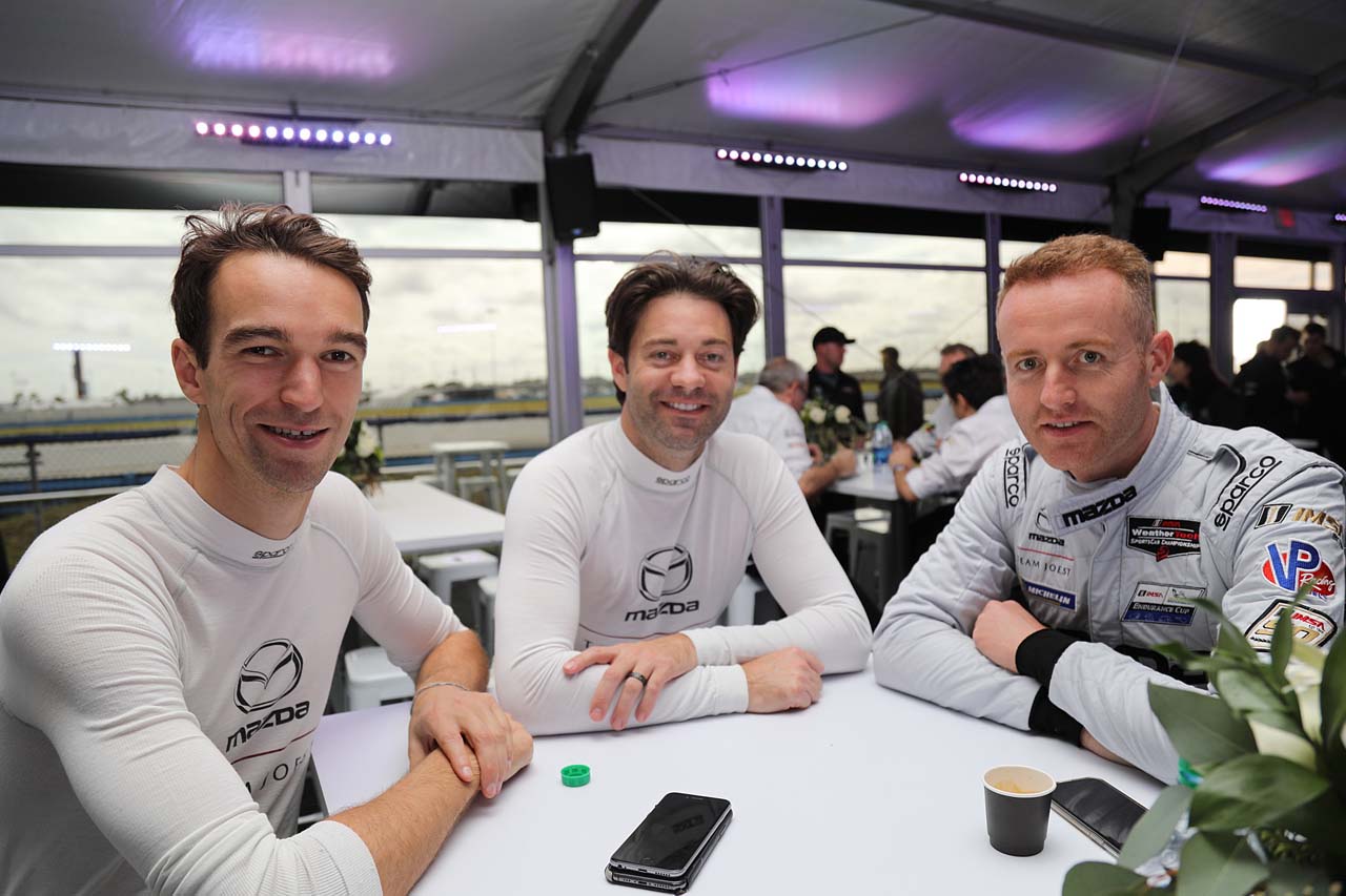 同じ週末にフォードGTとマツダDPiでふたつのシリーズを戦う（左から）ハリー・ティンクネル、ジョナサン・ボマリート、オリビエ・プラ