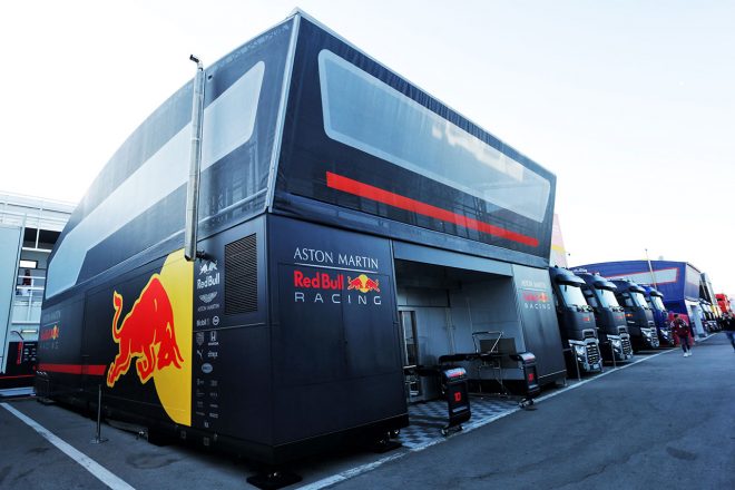 レッドブル・ホンダ モーターホーム