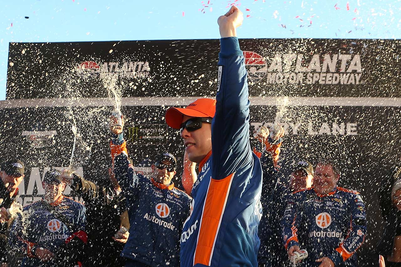 カップシリーズ第2戦を制したブラッド・ケゼロウスキー（フォード・マスタング）