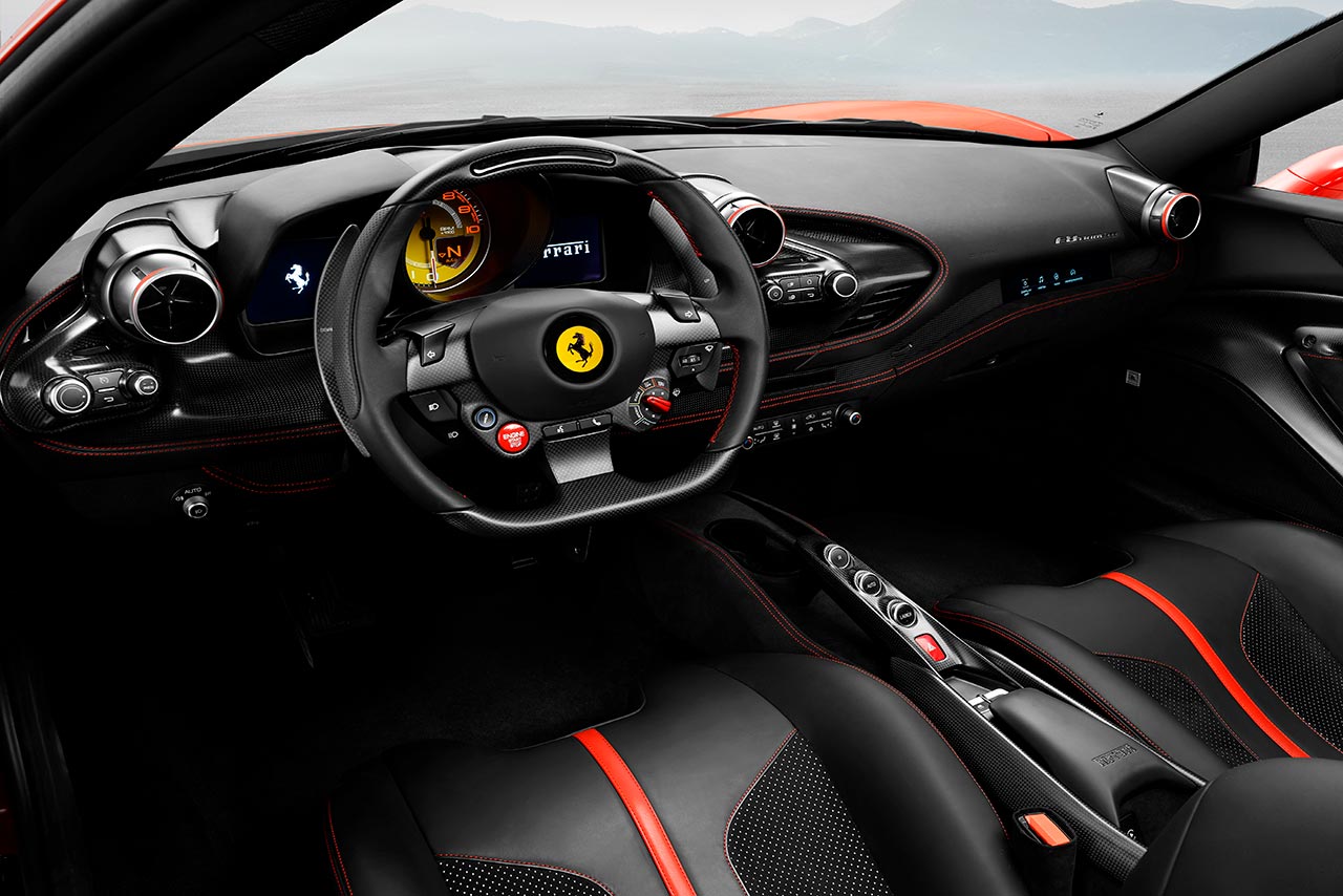 フェラーリ、488 GTBの後継車『F8 Tributo』の公式画像を発表。最優秀エンジンに選出されたV8搭載の史上最強モデル