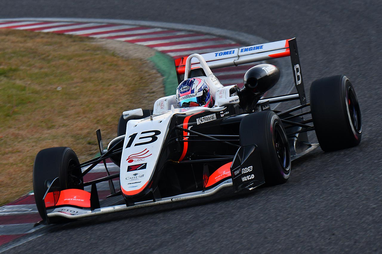 12月のテストではすでにTHREEBOND RACINGのマシンをテストしていた三浦愛