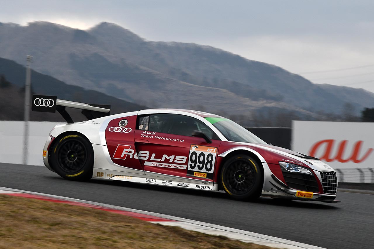 ST-1クラスのTRACY SPORTSが走らせるアウディR8 LMS