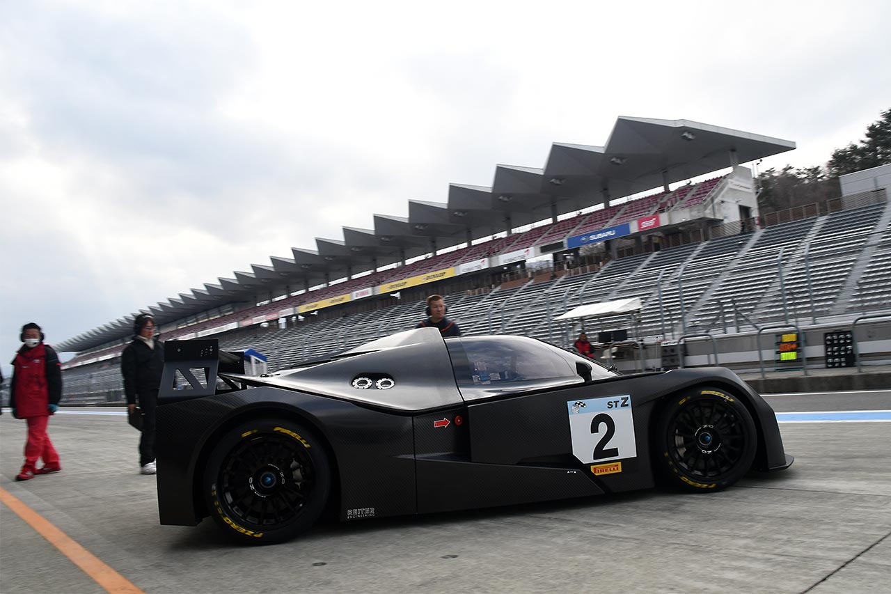 ST-ZクラスのKTMクロスボウGT4