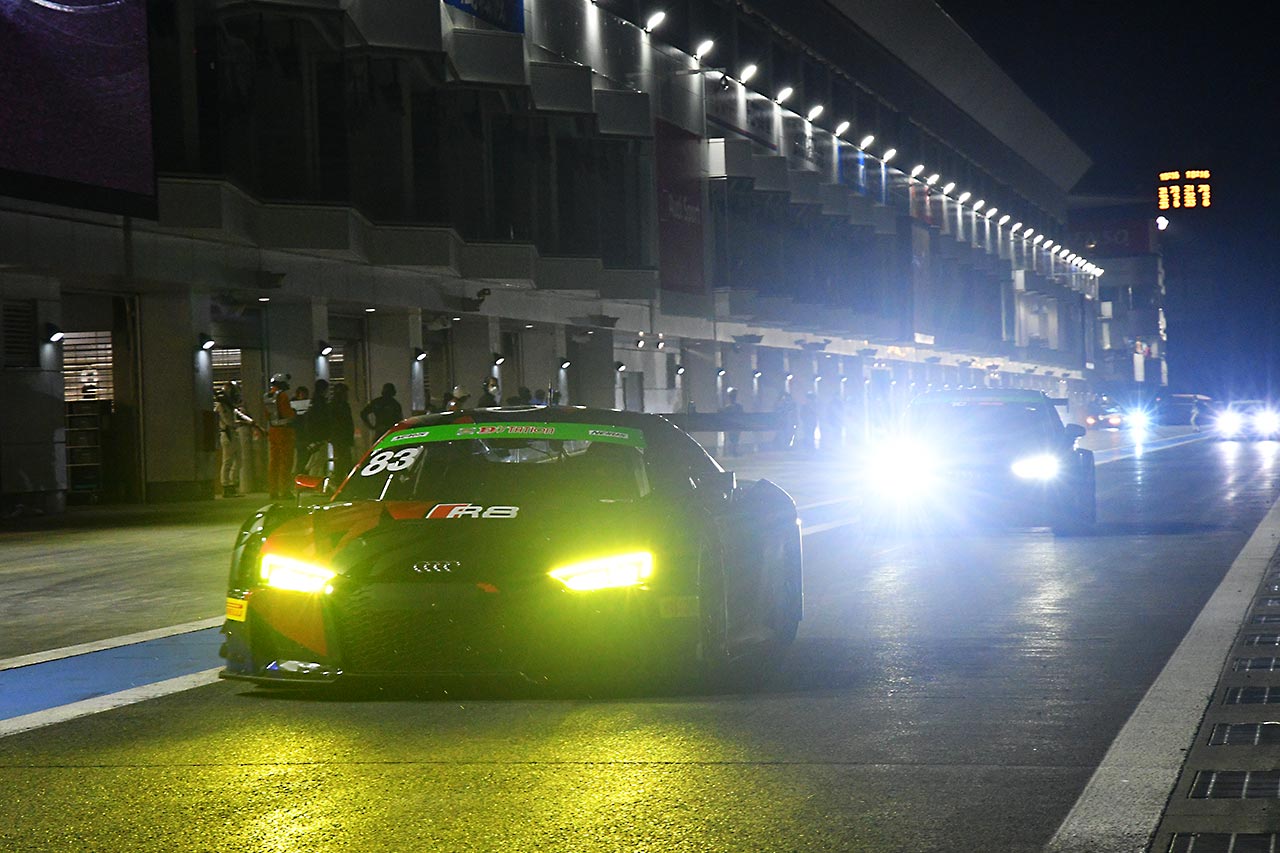 富士スピードウェイで開催されたスーパー耐久シリーズ公式テスト。24時間レースに向けてナイトセッションも実施