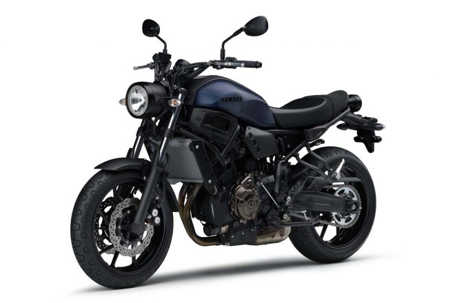 ヤマハXSR700 ABS（マットダークパープリッシュブルーメタリック1）