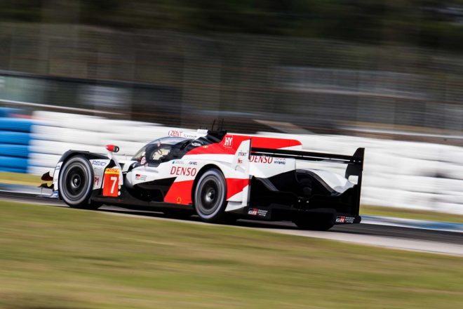 マイク・コンウェイと小林可夢偉がドライブした7号車トヨタTS050ハイブリッド