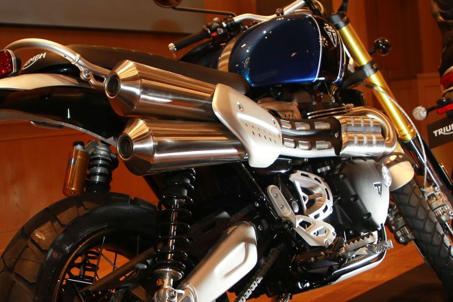 ブラシ仕上げ2-INTO-2エキゾーストシステム