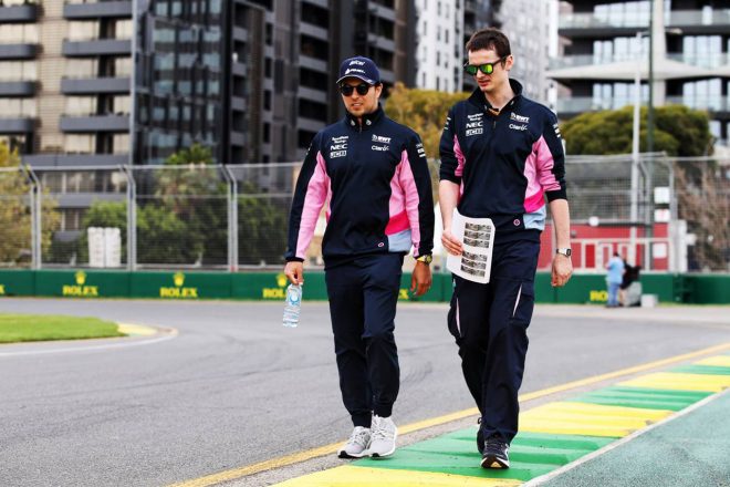 コースを下見するセルジオ・ペレス（レーシングポイントF1）