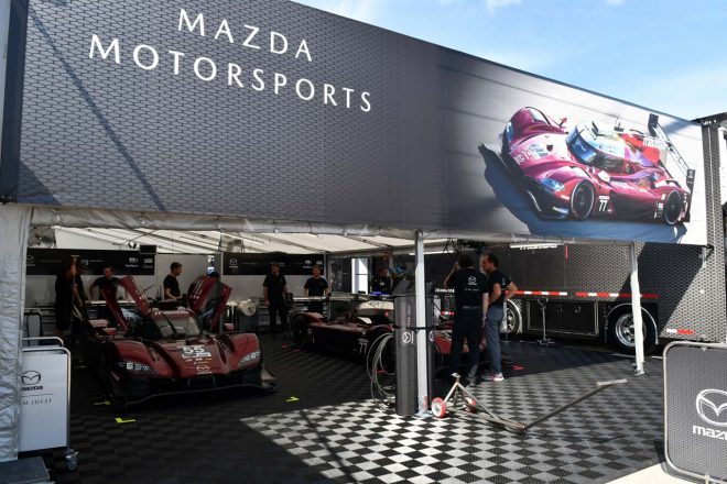 IMSAに参戦するマツダチーム・ヨーストのガレージテント