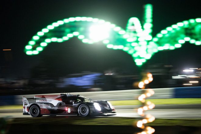 8号車トヨタTS050ハイブリッドスタートから首位を守り続けた