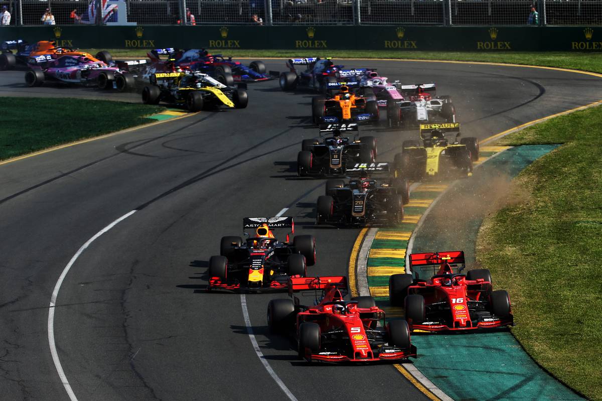 2019年F1開幕戦オーストラリアGP決勝日　セバスチャン・ベッテル、シャルル・ルクレールのバトル