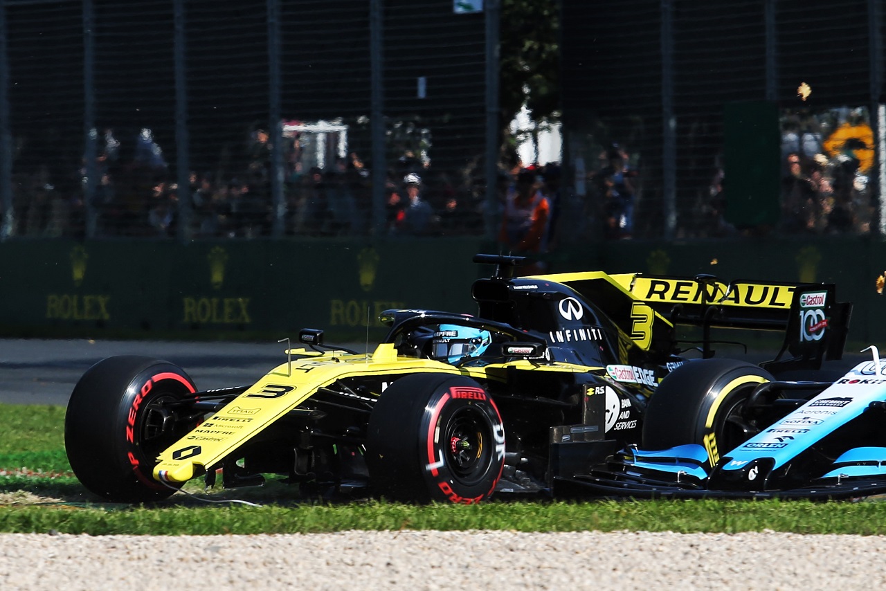 2019年F1第1戦オーストラリアGP　ウイングが脱落したダニエル・リカルドのルノーR.S.19