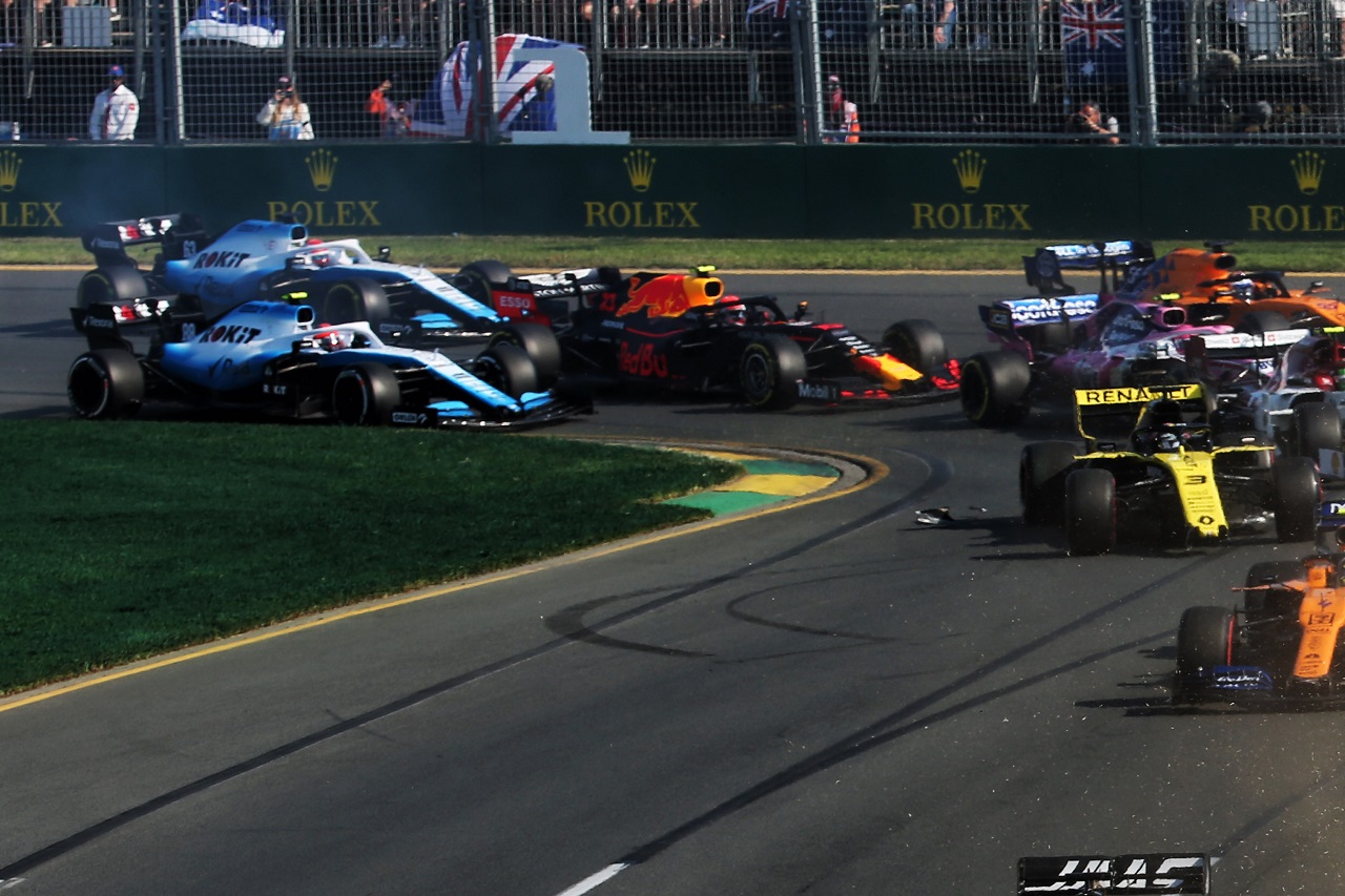 2019年F1第1戦オーストラリアGP　ロバート・クビサ（ウイリアムズ）とピエール・ガスリー（レッドブル・ホンダ）が接触