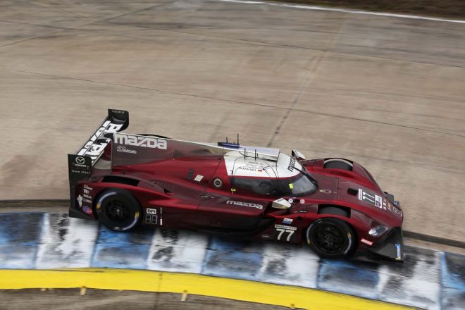 オリバー・ジャービス、トリスタン・ヌネス、ティモ・ベルンハルト組77号車マツダRT24-P