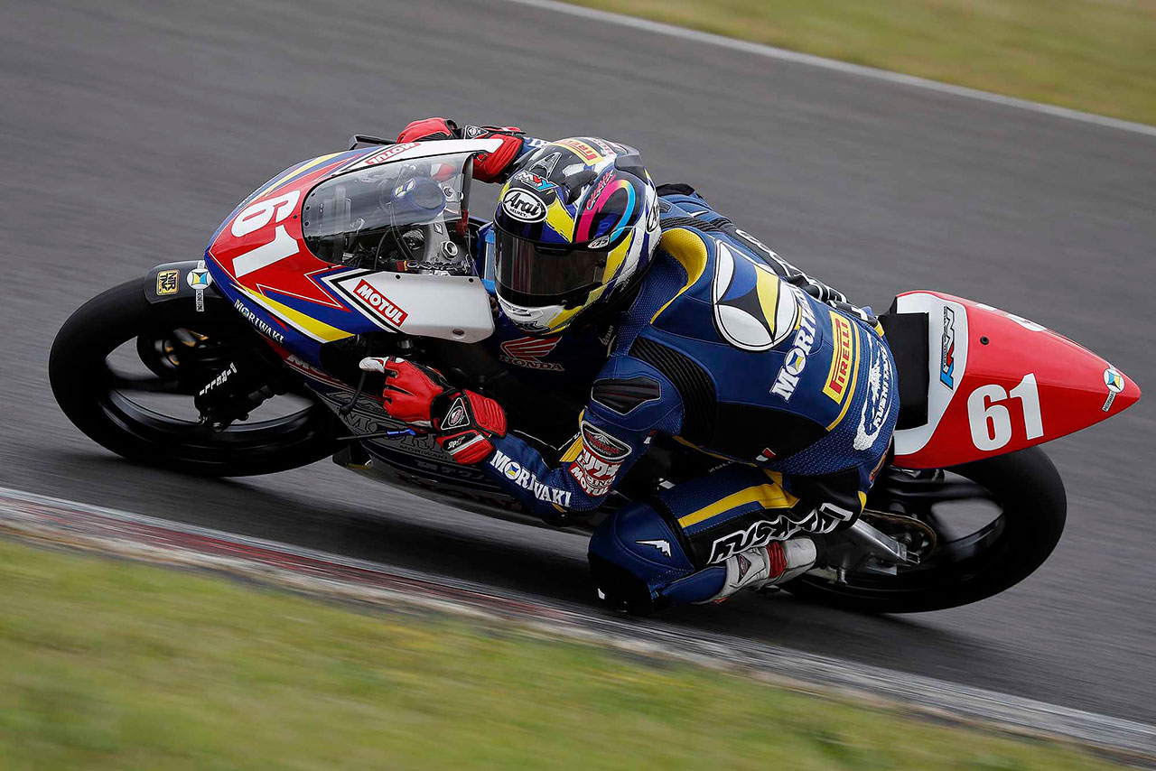 2018全日本ロードJ-GP3に参戦し、最多の3勝でランキング2位を獲得した岡谷雄太