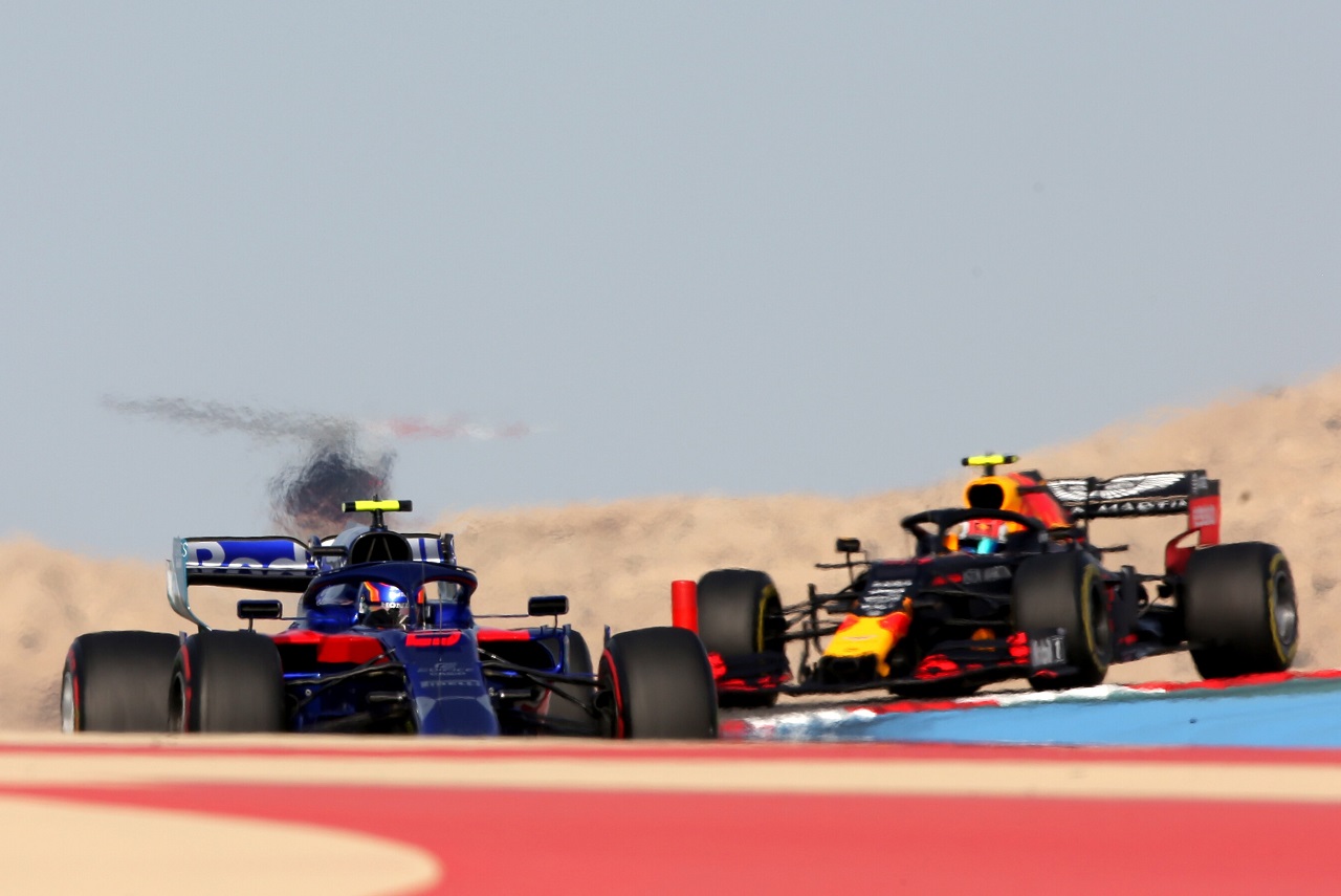 2019年F1第2戦バーレーンGP　アレクサンダー・アルボン（トロロッソ・ホンダ）とピエール・ガスリー（レッドブル・ホンダ）