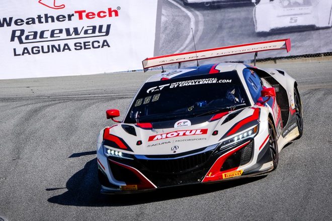 ポールポジションを獲得したホンダ・チーム・モチュールの30号車アキュラNSX GT3