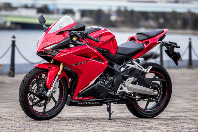 ホンダCBR250RR（左フロント）