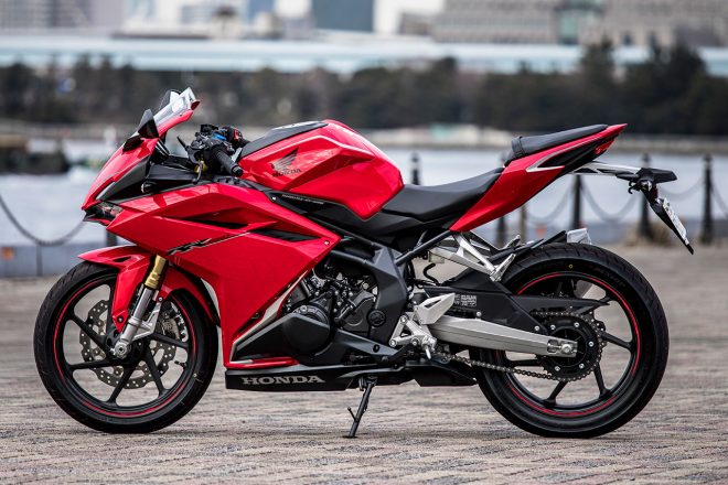 ホンダCBR250RR（左サイド）