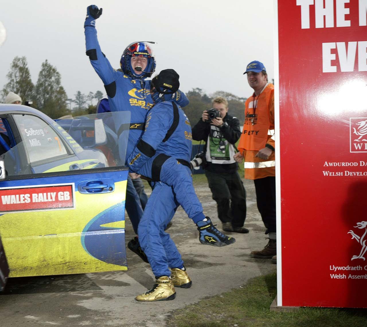 2003年のWRC最終戦でチャンピオンを手にしたペター・ソルベルグ 