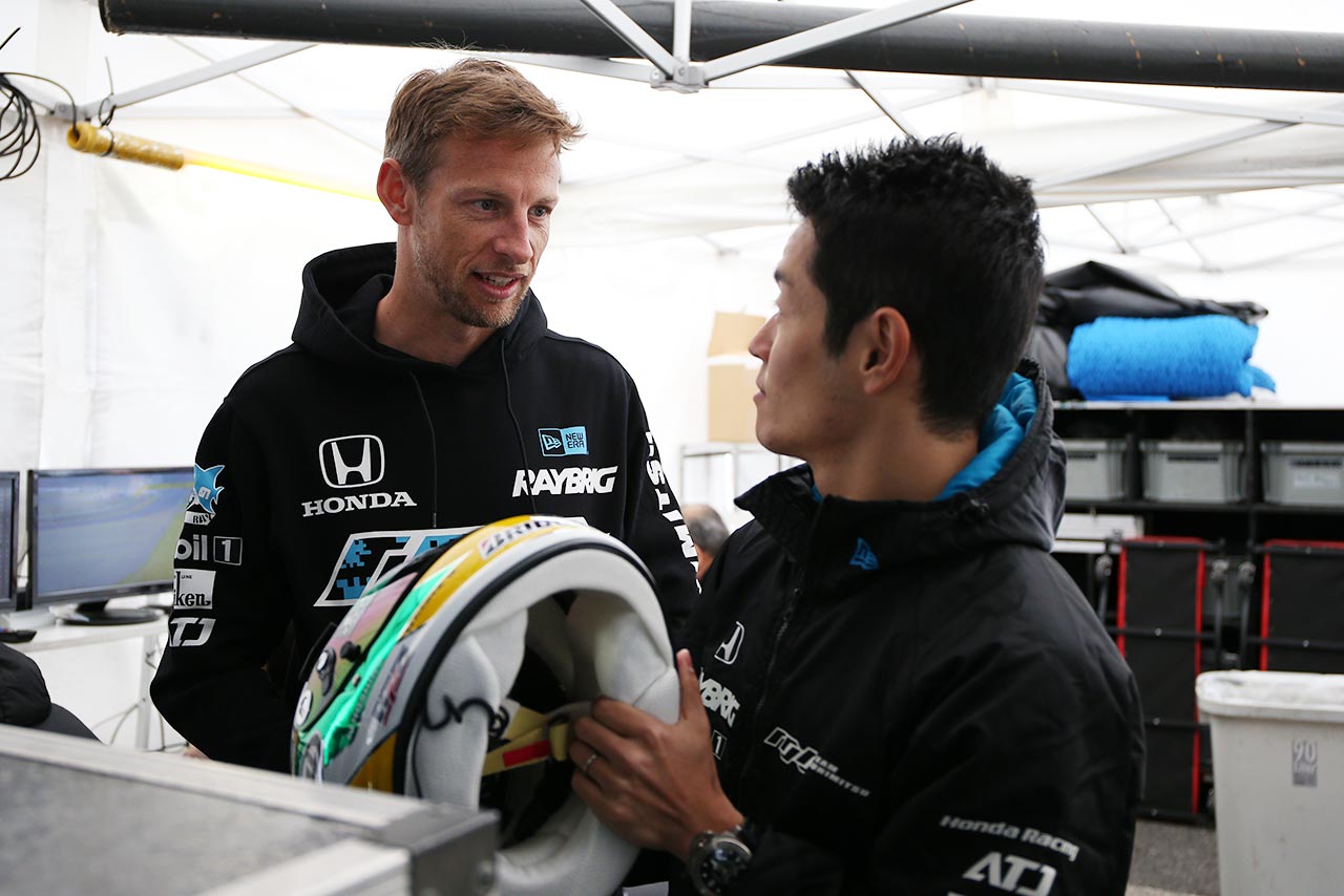 RAYBRIG NSX-GTをドライブするジェンソン・バトンと山本尚貴／2019スーパーGT第1戦岡山