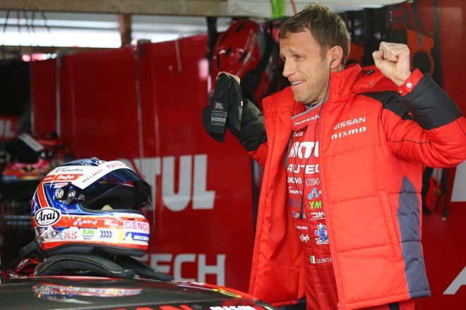 予選Q2に向けてストレッチを行うロニー・クインタレッリ（MOTUL AUTECH GT-R）／2019スーパーGT第1戦岡山