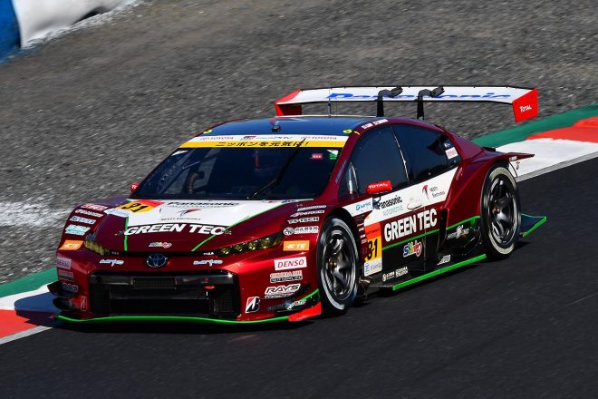 31 TOYOTA GR SPORTS PRIUS PHV apr GT