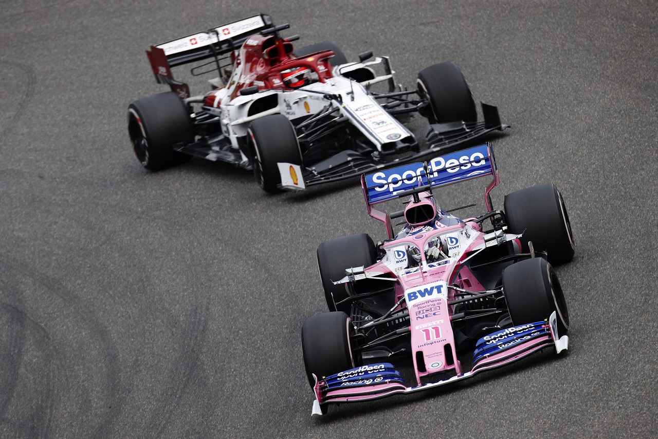 2019年F1第3戦中国GP　セルジオ・ペレス（レーシングポイント）とキミ・ライコネン（アルファロメオ）のバトル