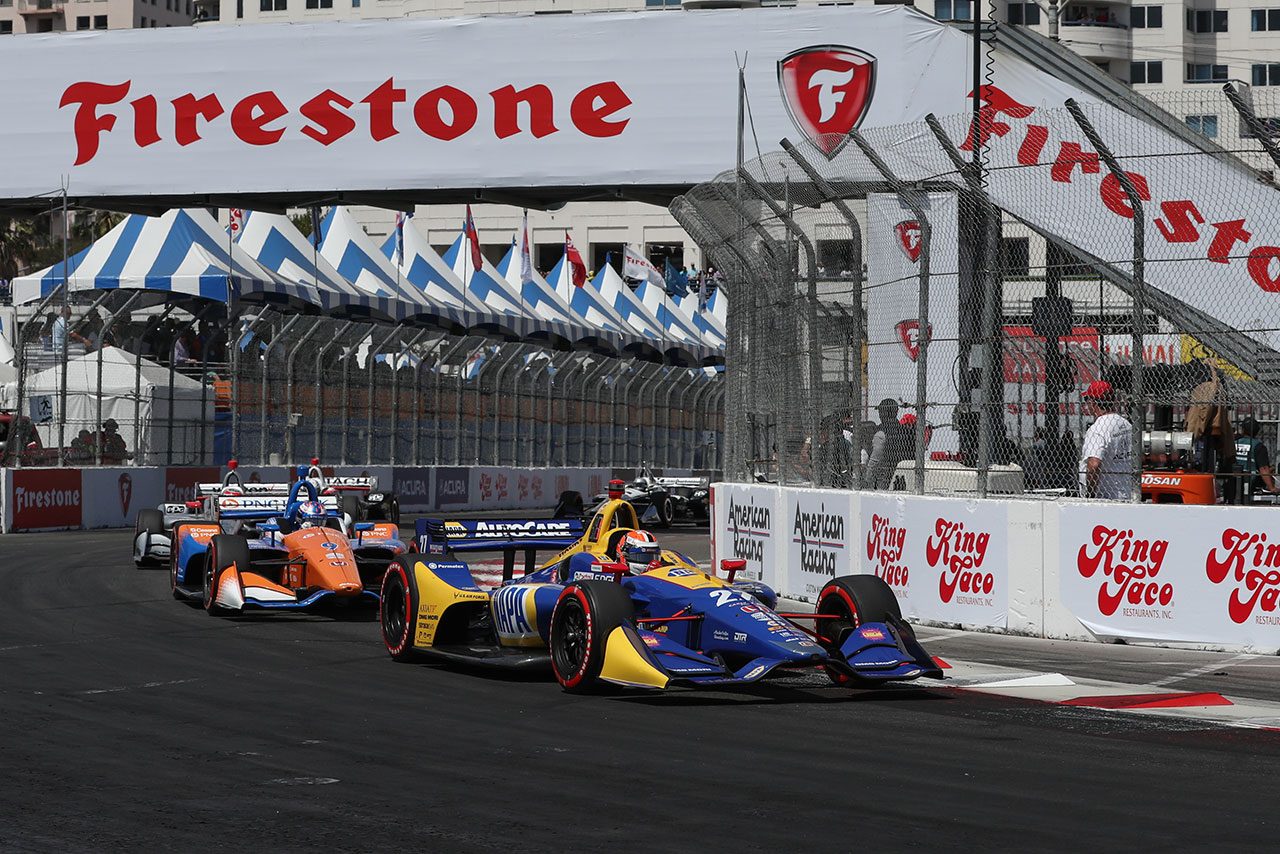 ホールショットを決めレースをリードするアレクサンダー ロッシ インディ第4戦ロングビーチ ライバルたちを圧倒したロッシが2年連続で伝統のグランプリを制す 琢磨は不完全燃焼の画像 写真 1 Autosport Web