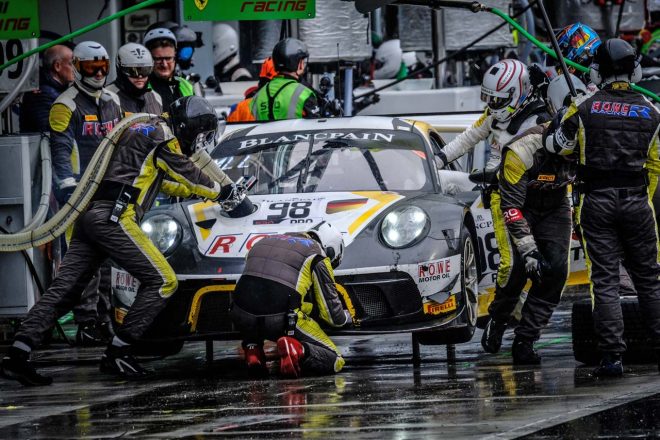 タイヤ選択を誤り上位から脱落してしまったローヴェ・レーシングの98号車ポルシェ911 GT3 R