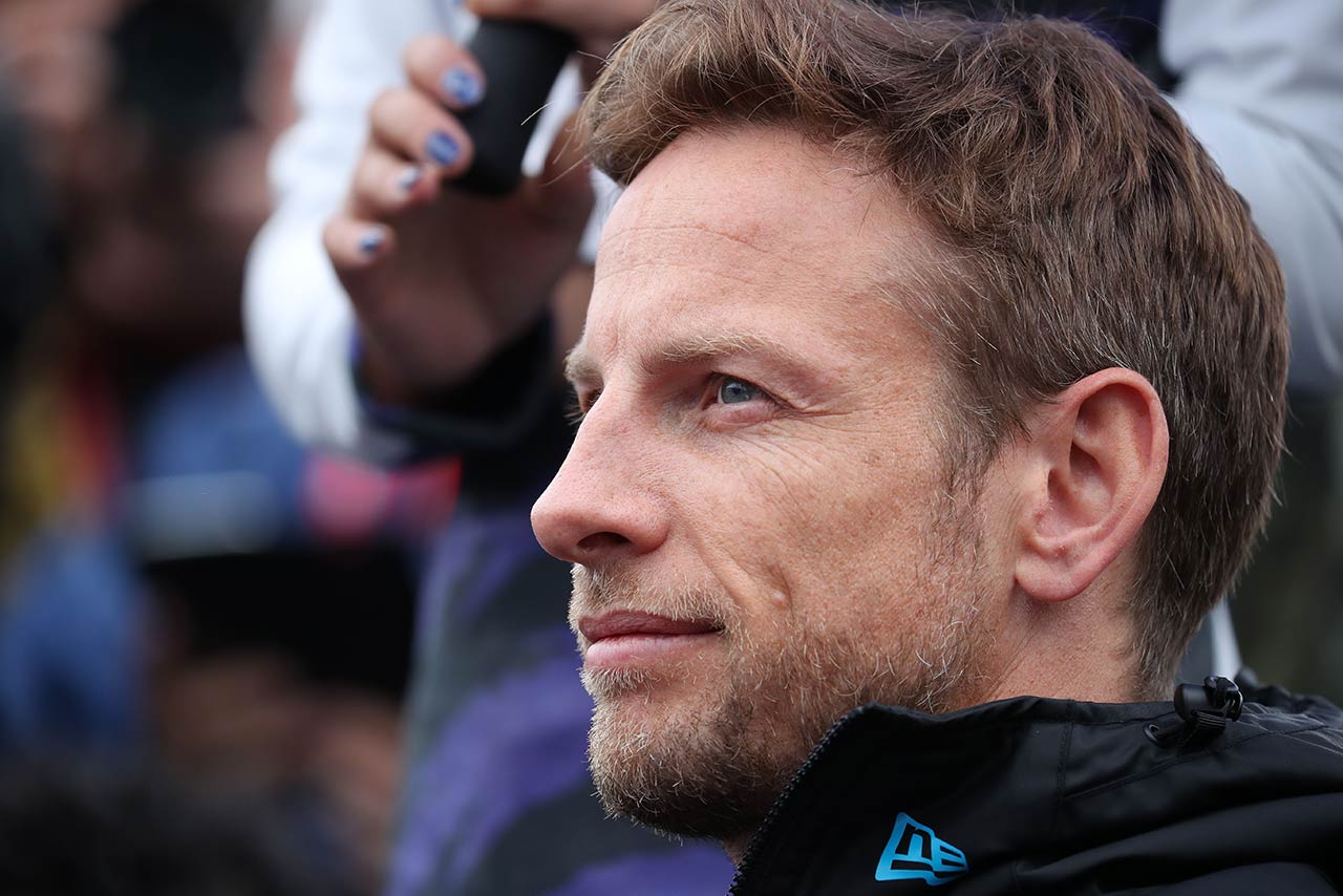 ジェンソン・バトンの自伝『ライフ・トゥ・ザ・リミット』が4月18日に発売される