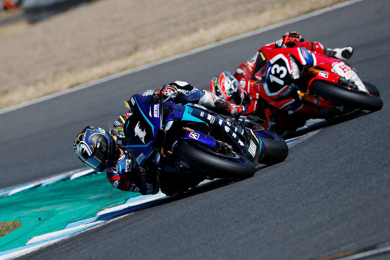 高橋巧とギリギリのバトルを繰り広げた中須賀克行