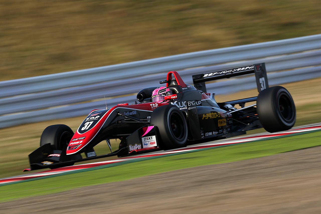 小高一斗（カローラ中京 Kuo TOM'S F317）