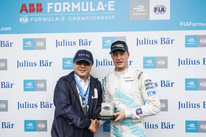 2018／19年シーズン、フォーミュラEにデビューしたストフェル・バンドーンは第5戦香港E-Prixでポールポジションを獲得した