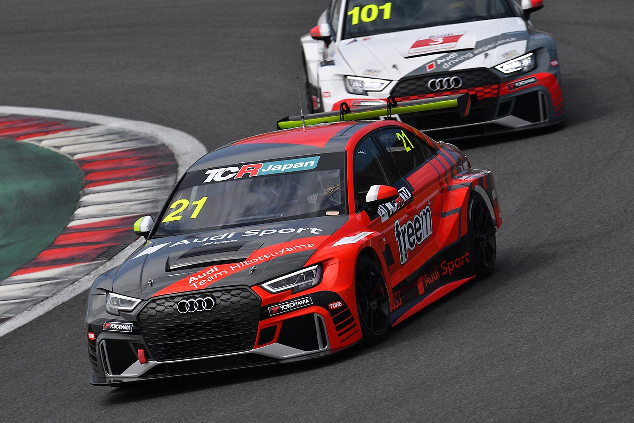 Team HitotsuyamaのアウディRS3 LMS