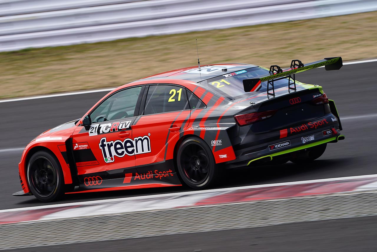 Team HitotsuyamaのアウディRS3 LMS