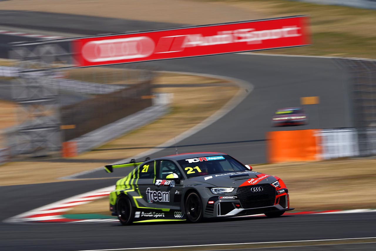 Team HitotsuyamaのアウディRS3 LMS