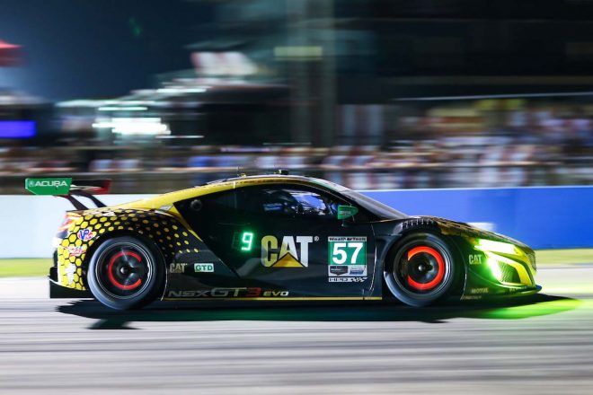 2019セブリング12時間でキャサリン・レッグ、クリスティーナ・ニールセン、アナ・ベアトリスがドライブした57号車アキュラNSX GT3 Evo