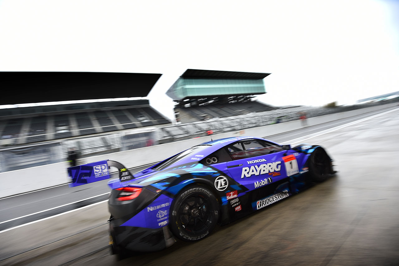 RAYBRIG NSX-GTはリヤエンドがカラーリングされていないまま登場した