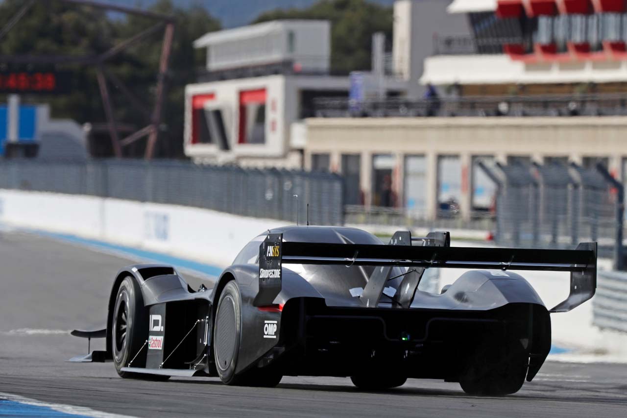 ポール・リカールでテストを行うフォルクスワーゲンID.R
