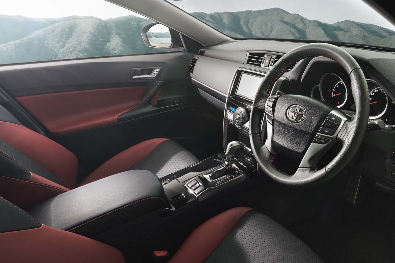 トヨタ・マークX 250S“ファイナルエディション”／インテリア