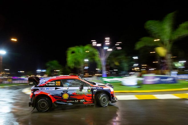 ラリー・アルゼンティーナのSS1を走るティエリー・ヌービル（ヒュンダイi20クーペWRC）