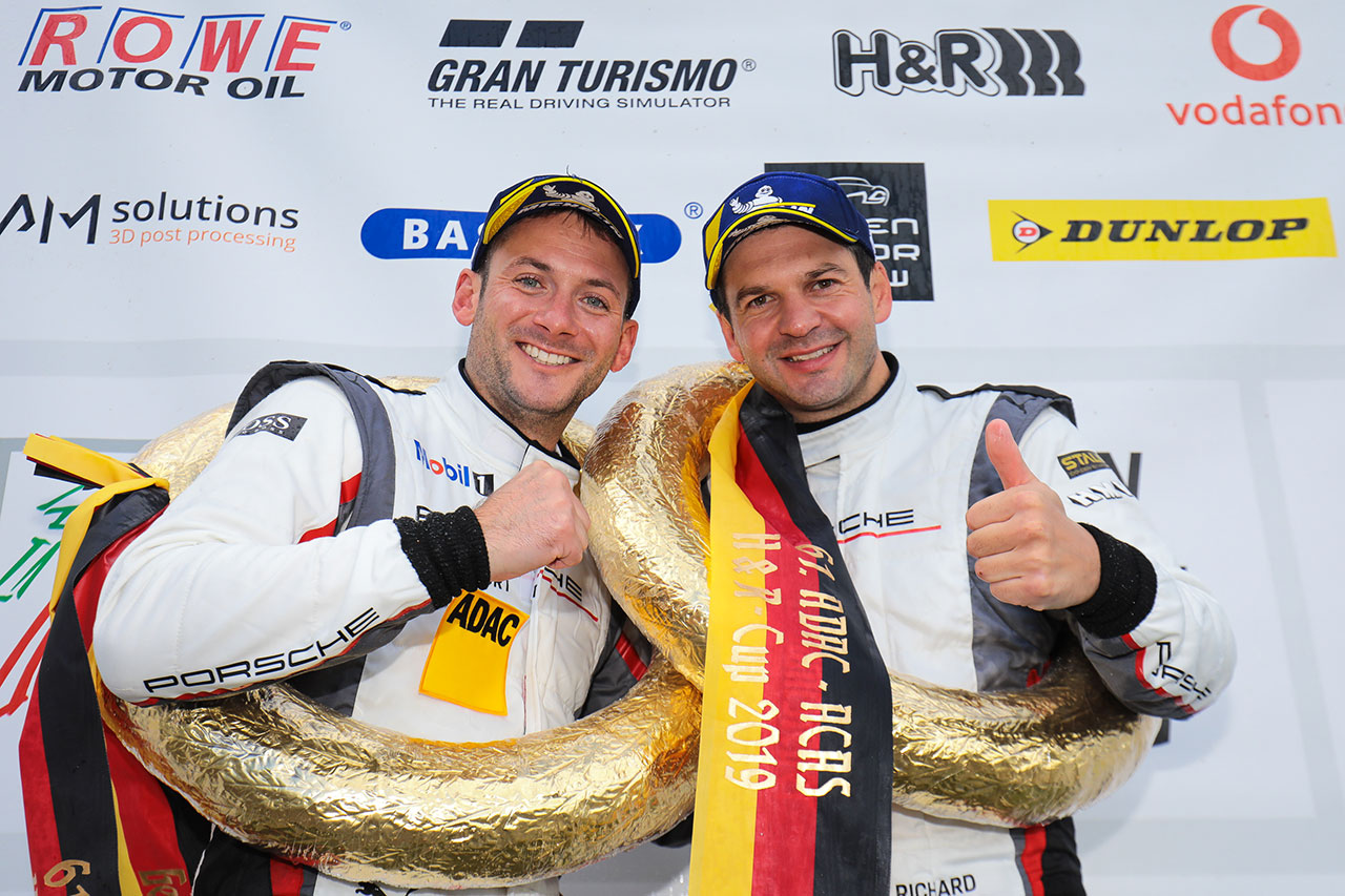 VLN3を制したリヒャルド・リエツ／ニック・タンディ